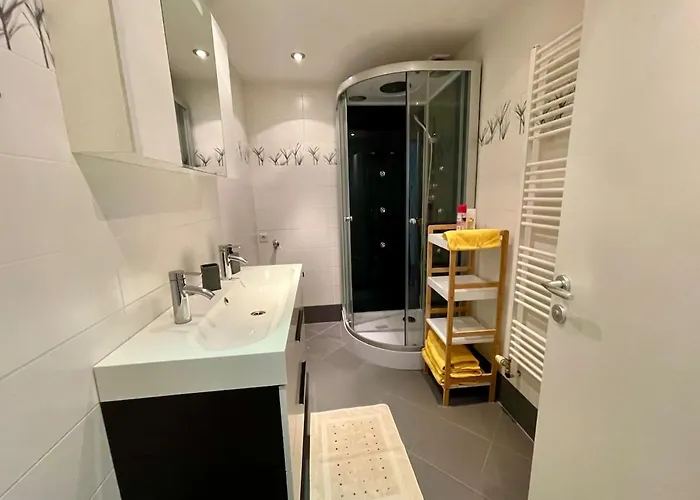 Apartment Stylische Naehe Stadthalle Mit Balkon