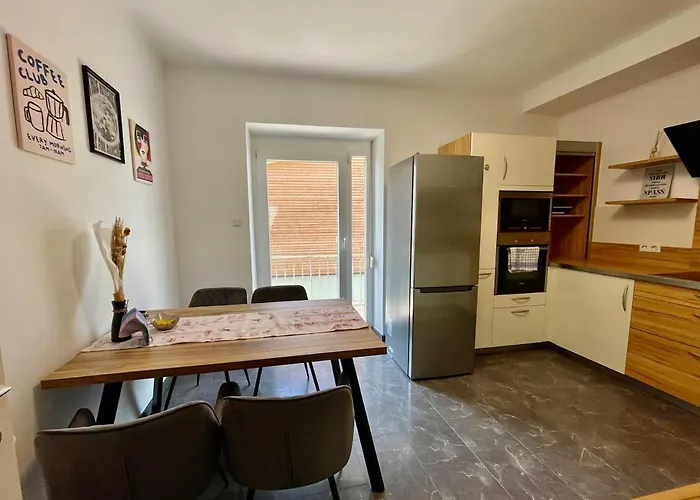 Apartment Stylische Naehe Stadthalle Mit Balkon Graz